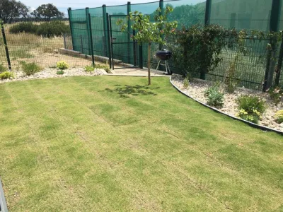 Création de jardin écologique à Aix en Provence qui nécessite peu d'eau