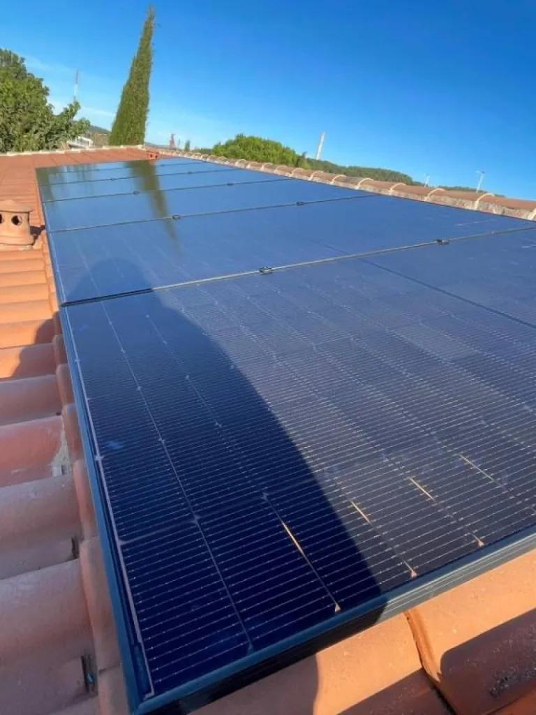 Installation de panneaux solaires à La Ciotat avec votre expert RGE PESS depuis 2004