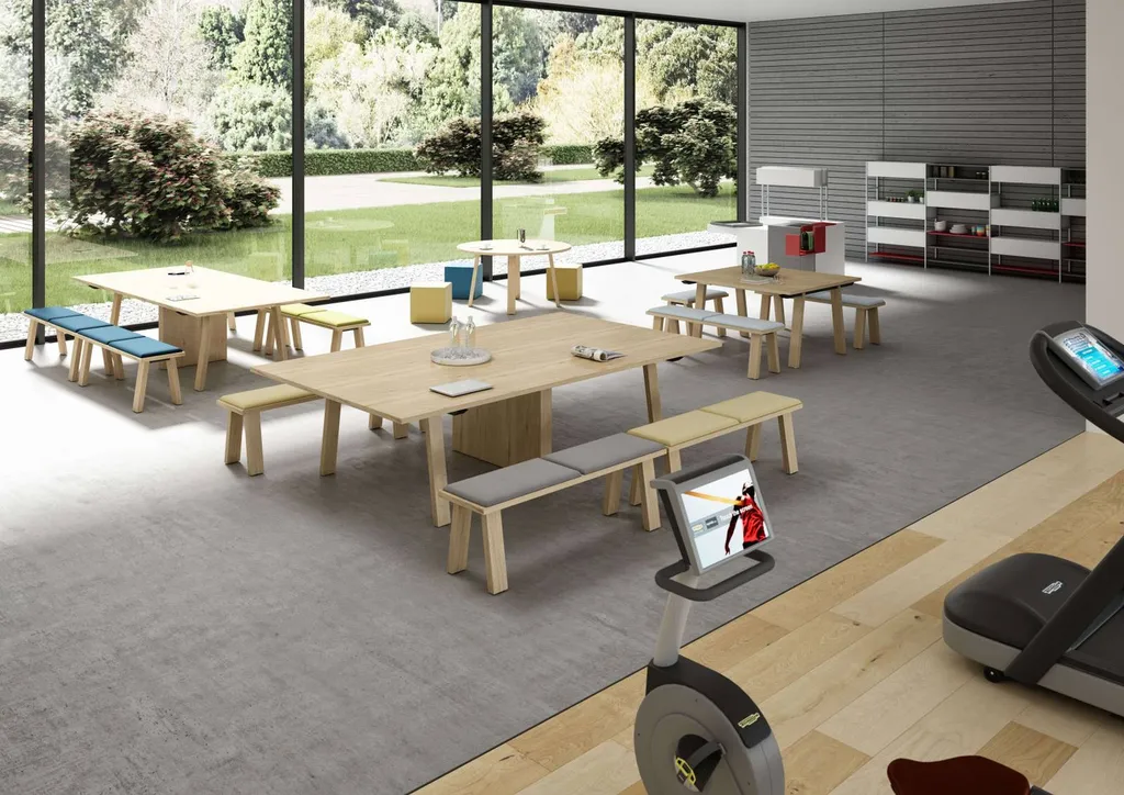 Table de réunion BRALCO FARM à Arles dans les Bouches-du-Rhône