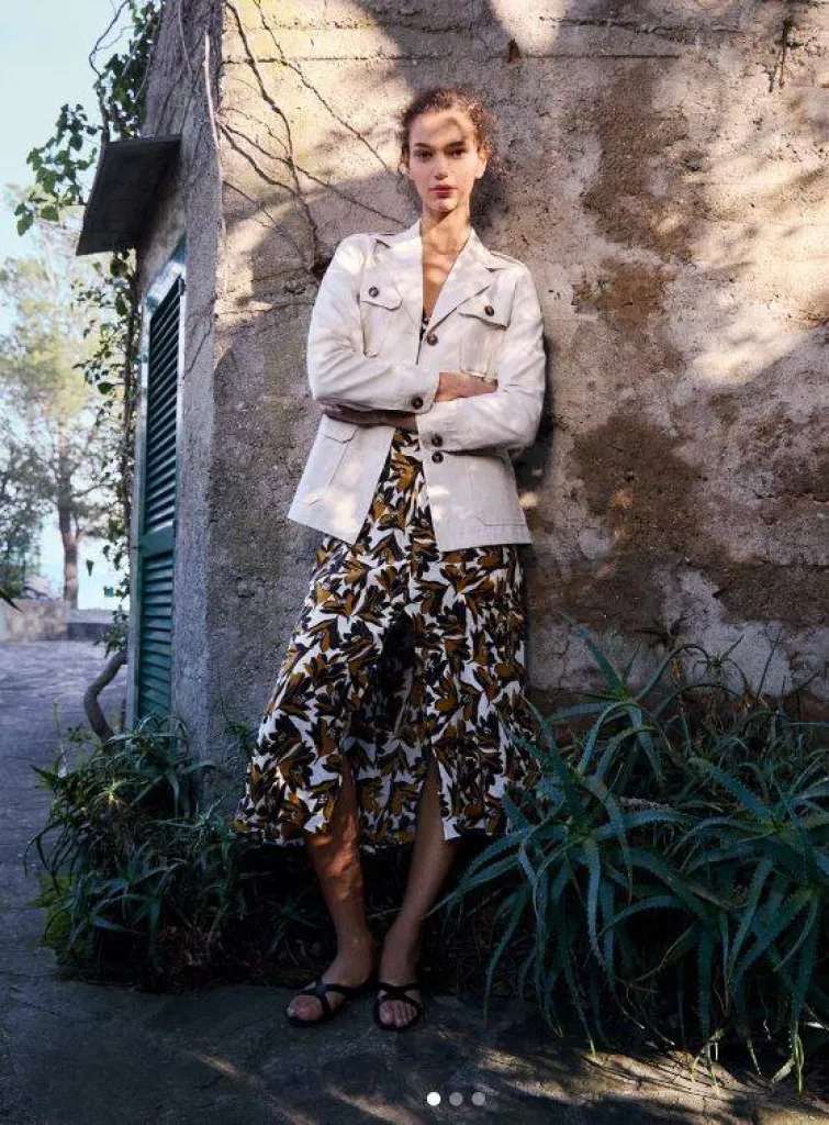 Weekend MaxMara une ligne chic, décontracté et informelle.