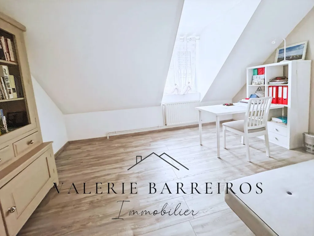 Charmante maison de 120 m² édifiée sur un terrain de 577 m² à vendre sur la commune de TOURVILLE LA RIVIERE 76410