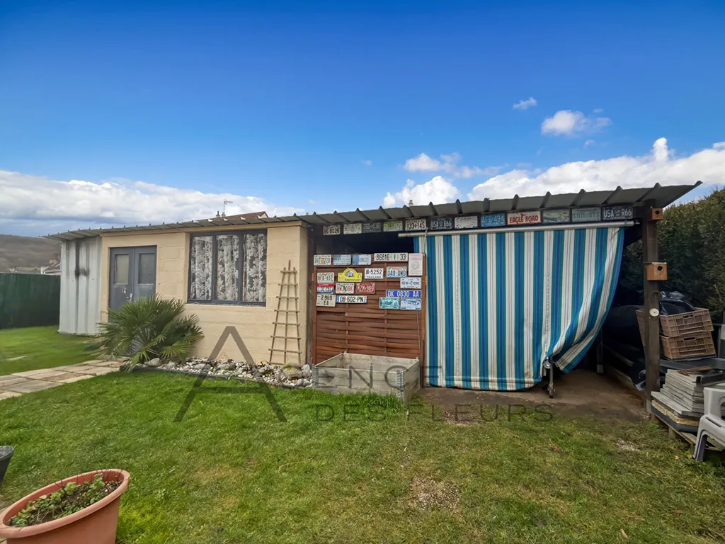 A acheter maison de 82m² édifiée sur un terrain de 573 m² sur la commune de SAINT PIERRE LES ELBEUF 76320