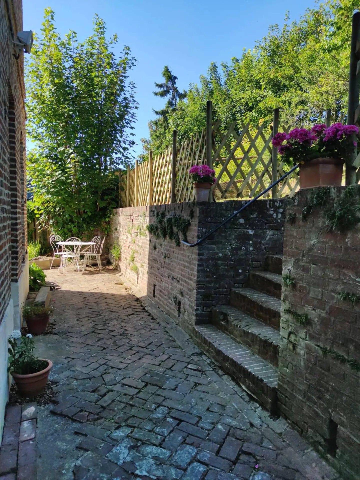 A vendre, maison centre ville de Lisieux avec jardin