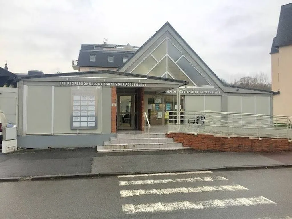 Concept-podo fabricant de chaussures et semelles orthopédiques intègre la Maison Médicale de la Tremblaye à Bernay. Contactez-nous au 02 35 43 00 00 ou sur Doctolib pour prendre rendez-vous