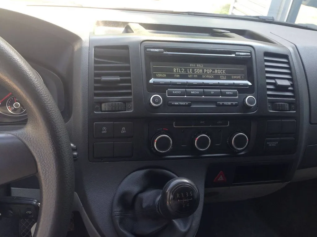 Transporter Van avec Clim et radio