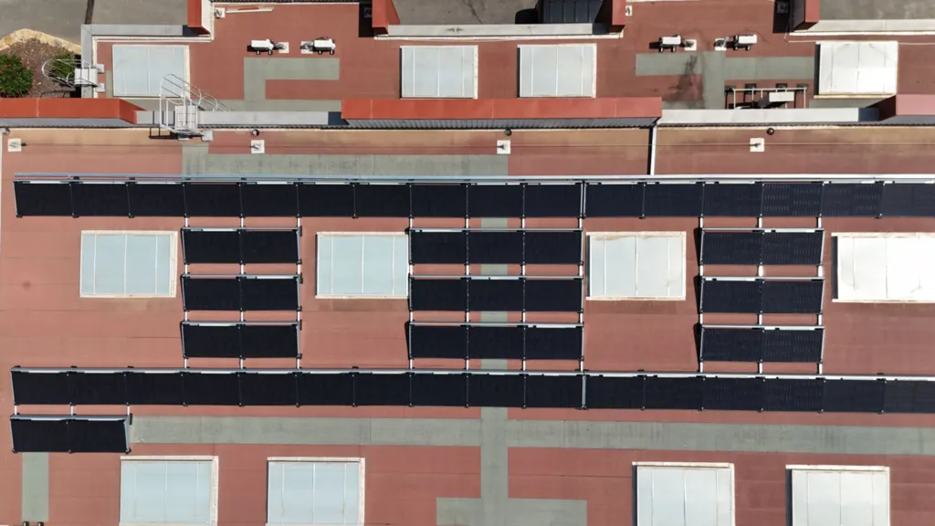 Installation de 72 panneaux solaires sur des locaux commerciaux La Ciotat