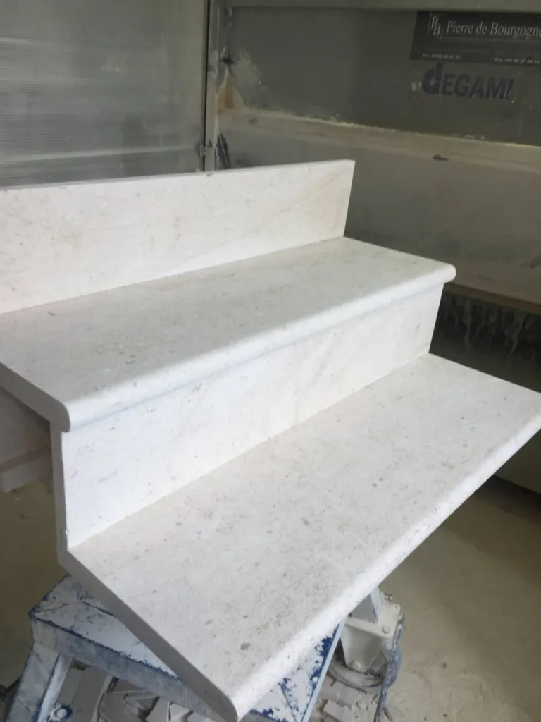 Taille de pierre naturelle pour intérieur, vasque, évier, escalier Vaucluse Lubéron Cavaillon 84
