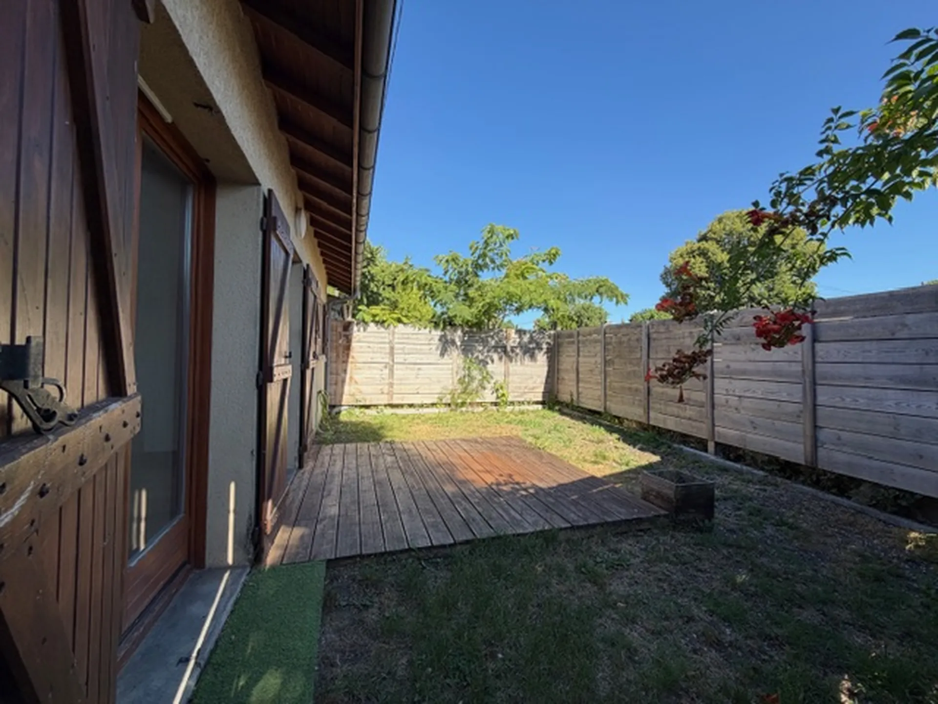 Maison à étage de 3 chambres avec garage
