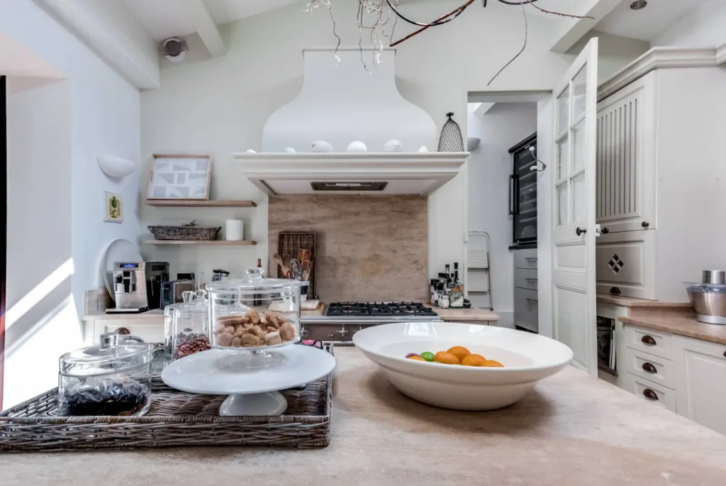 Conception et réalisation d'une cuisine sur mesure dans le Var