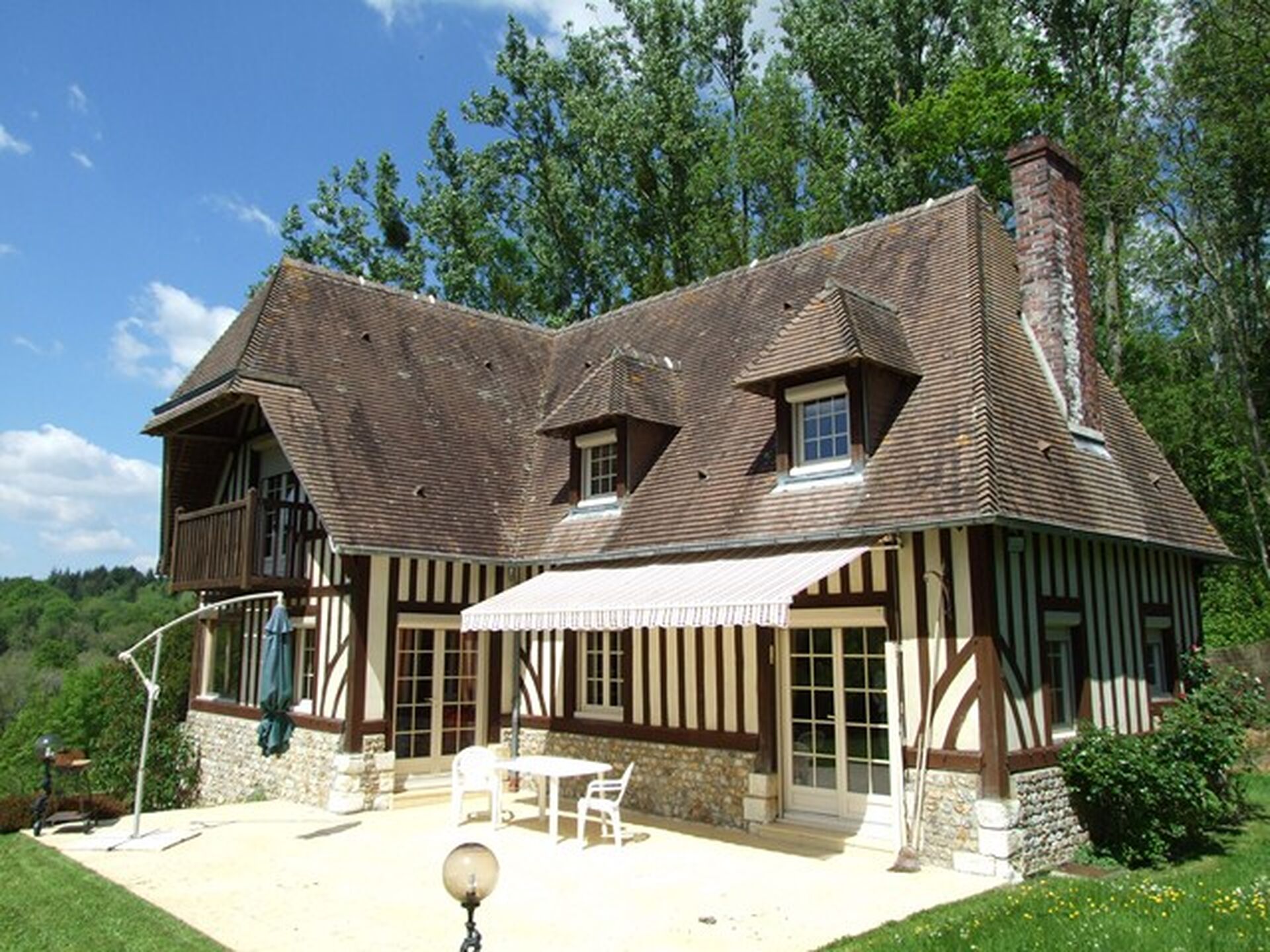MAISON NORMANDE PROCHE PONT-L'EVEQUE et LISIEUX