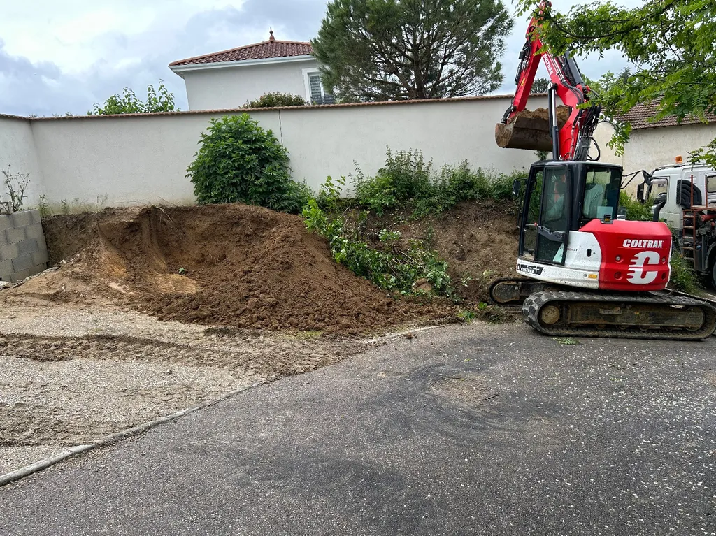 Entreprise de terrassement à Ambérieu-en-Bugey dans l'Ain : prix et devis pour un terrassement de 76 m2 chez un particulier