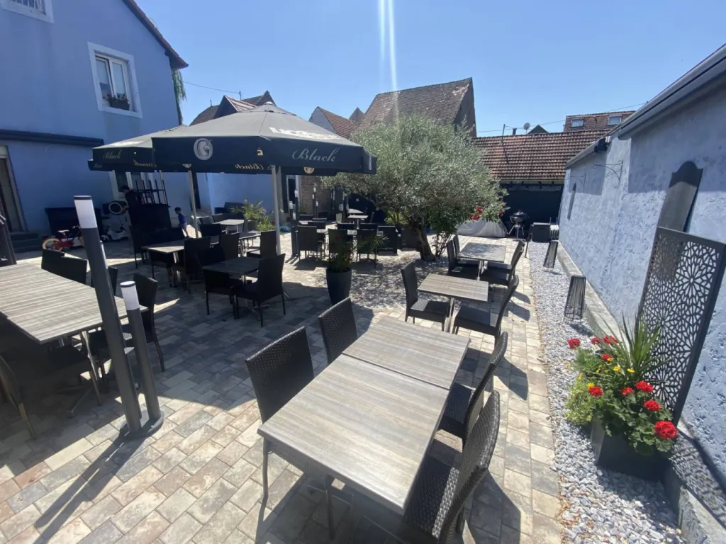 Terrasse en pavé d'un restaurant à Strasbourg CLK 