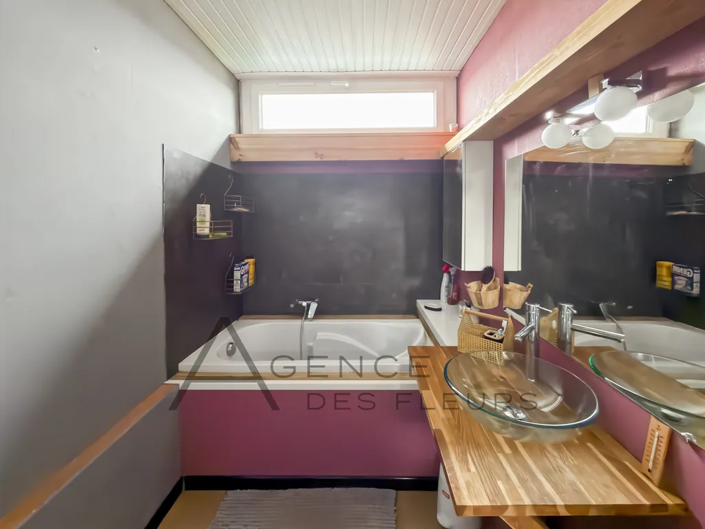 A vendre, maison de 130 m² édifiée sur 608 m² de terrain sur la commune de CAUDEBEC LES ELBEUF 76320