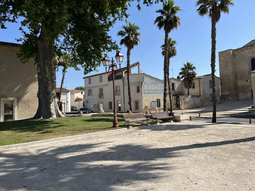 Remontées capillaires dans les murs d'une annexe de la mairie de Baillargues 34
