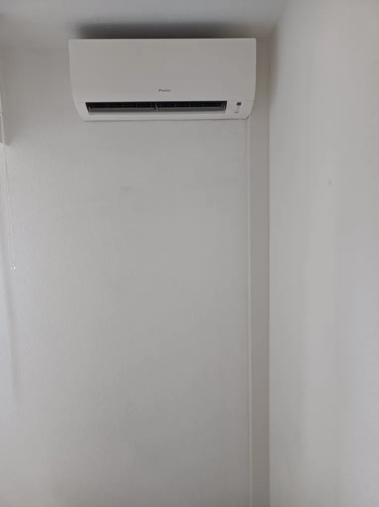 Pose d'une climatisation réversible Daikin 