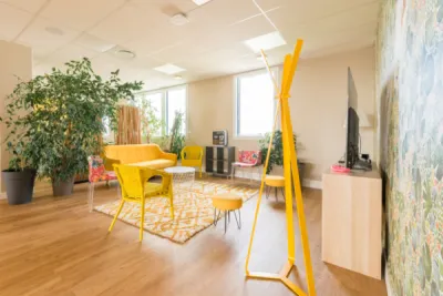 Décoration intérieure favorisant échanges, relaxation et productivité, par l’Atelier D. architecte d’intérieur à Bordeaux