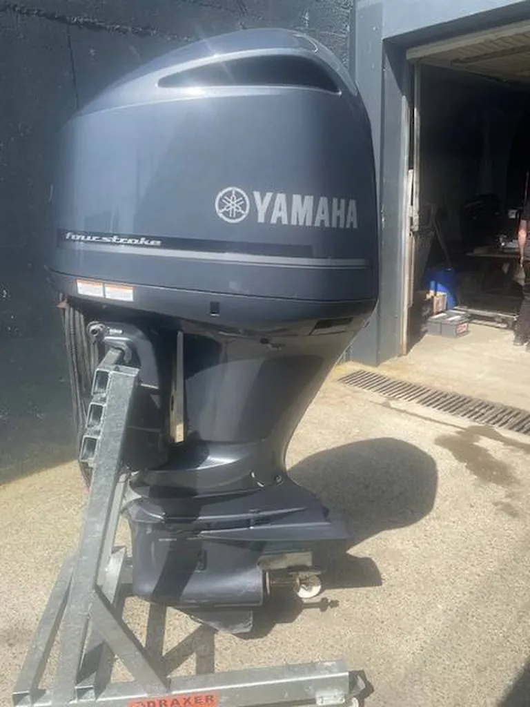 Moteur d'occasion de 2024 avec arbre extra long à vendre à Arzal