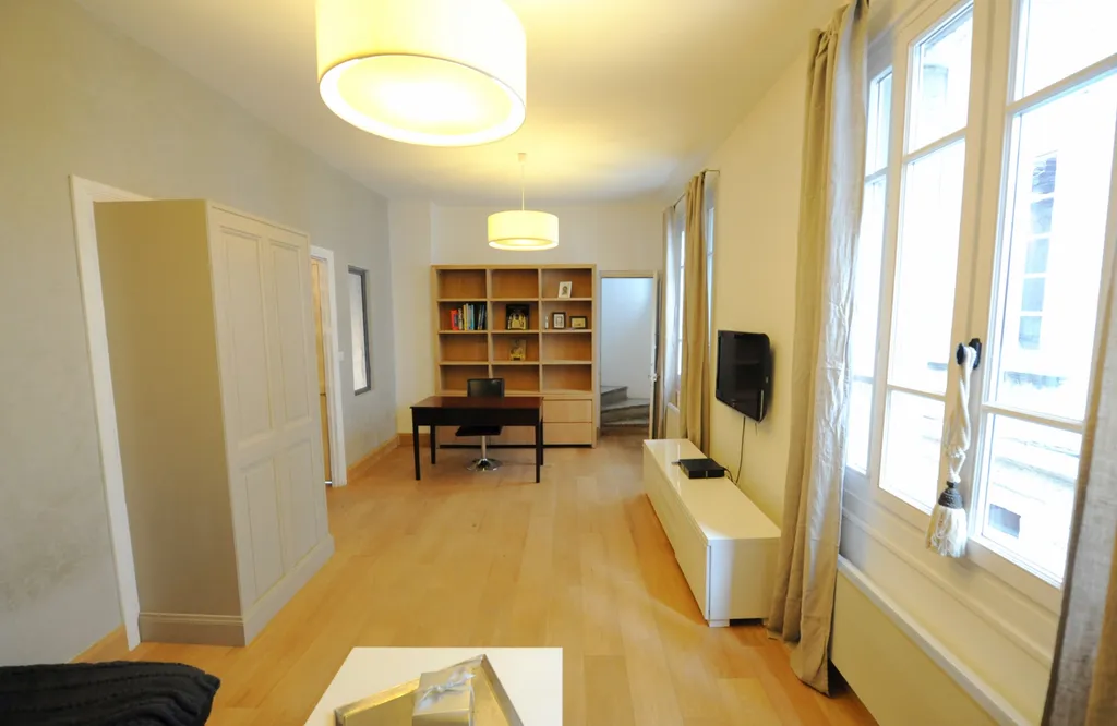 Avignon Intra-Muros, maison avec toit terrasse et garage à vendre   