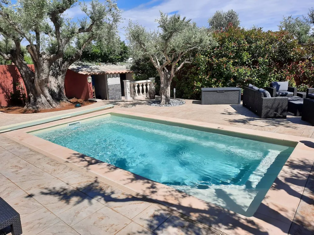 piscine sans permis sur pierrefeu dans le var