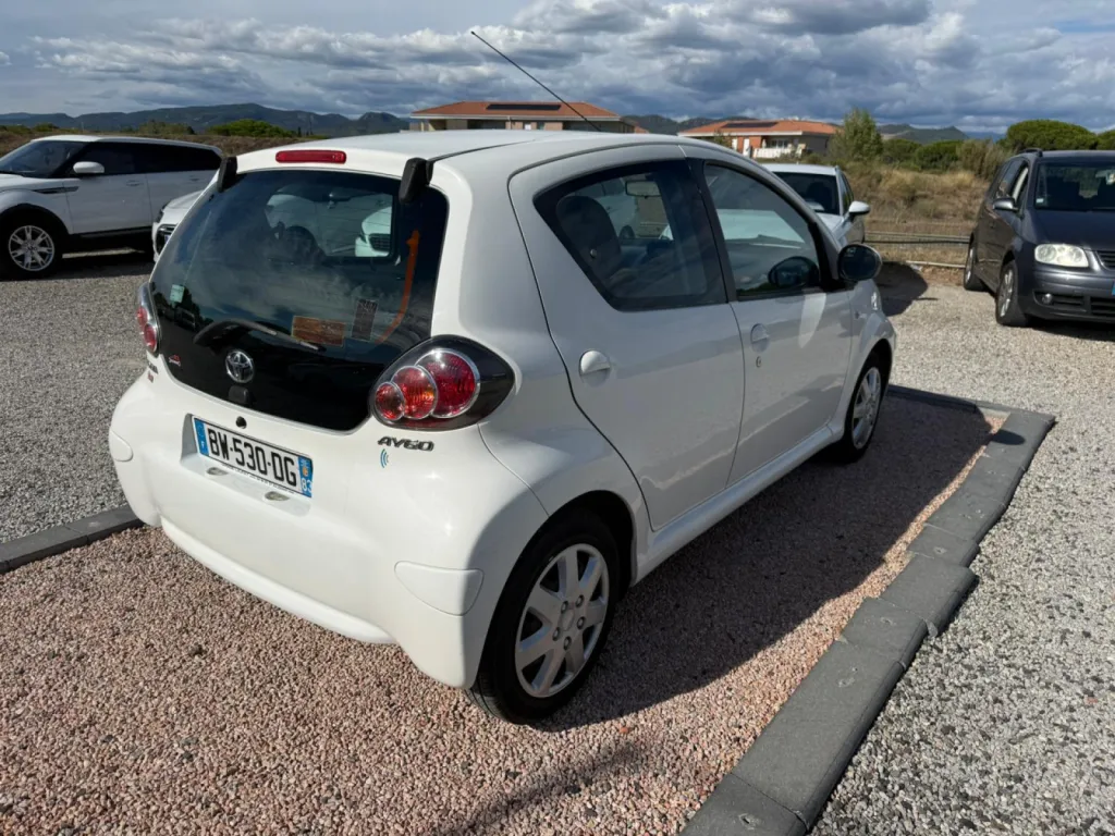 TOYOTA AYGO connect