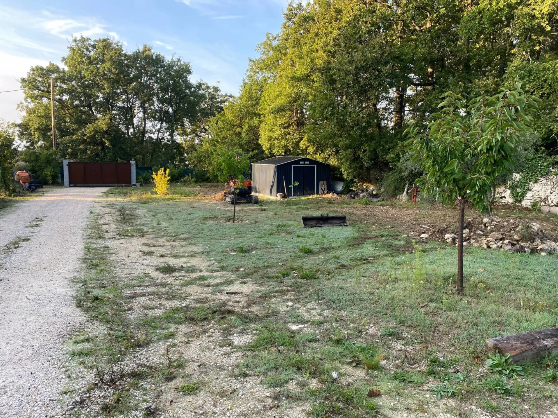 amenagement exterieur entree de villa eguilles