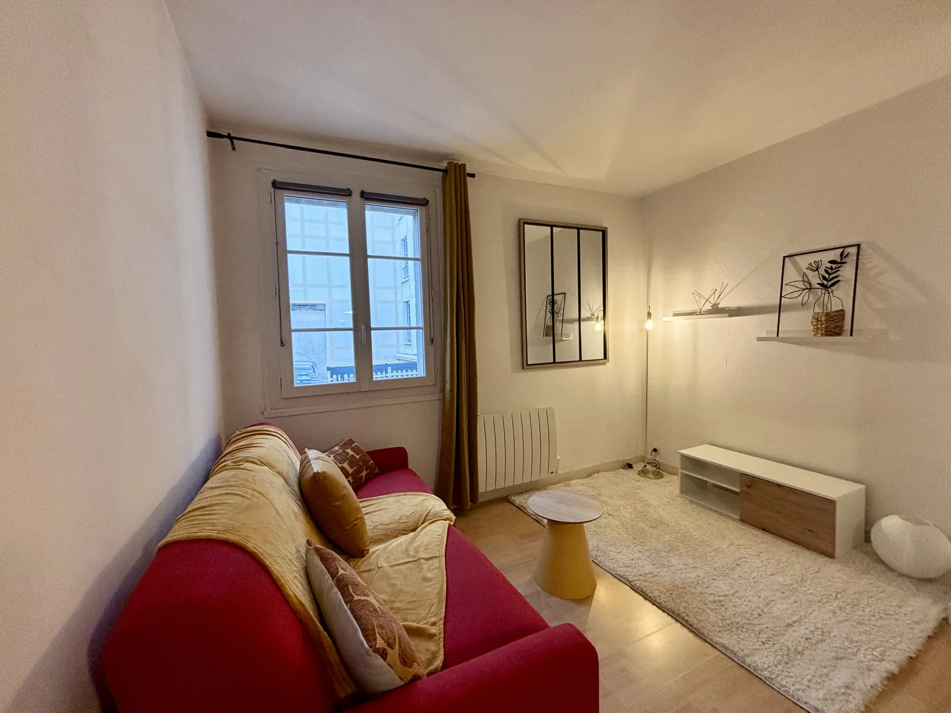 Location d'un studio meublé au calme dans le centre de Saint-Germain-En-Laye