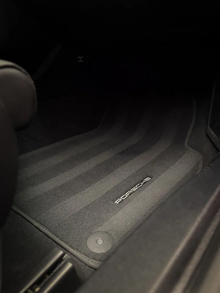 Entretien extérieur et lustrage brillance : DSP Service redonne vie à une 718 Boxster S