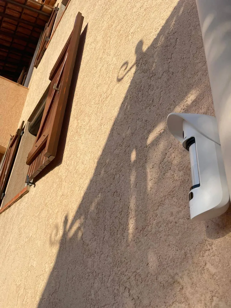 Détecteur anti-intrusion avec flash photo Toulon