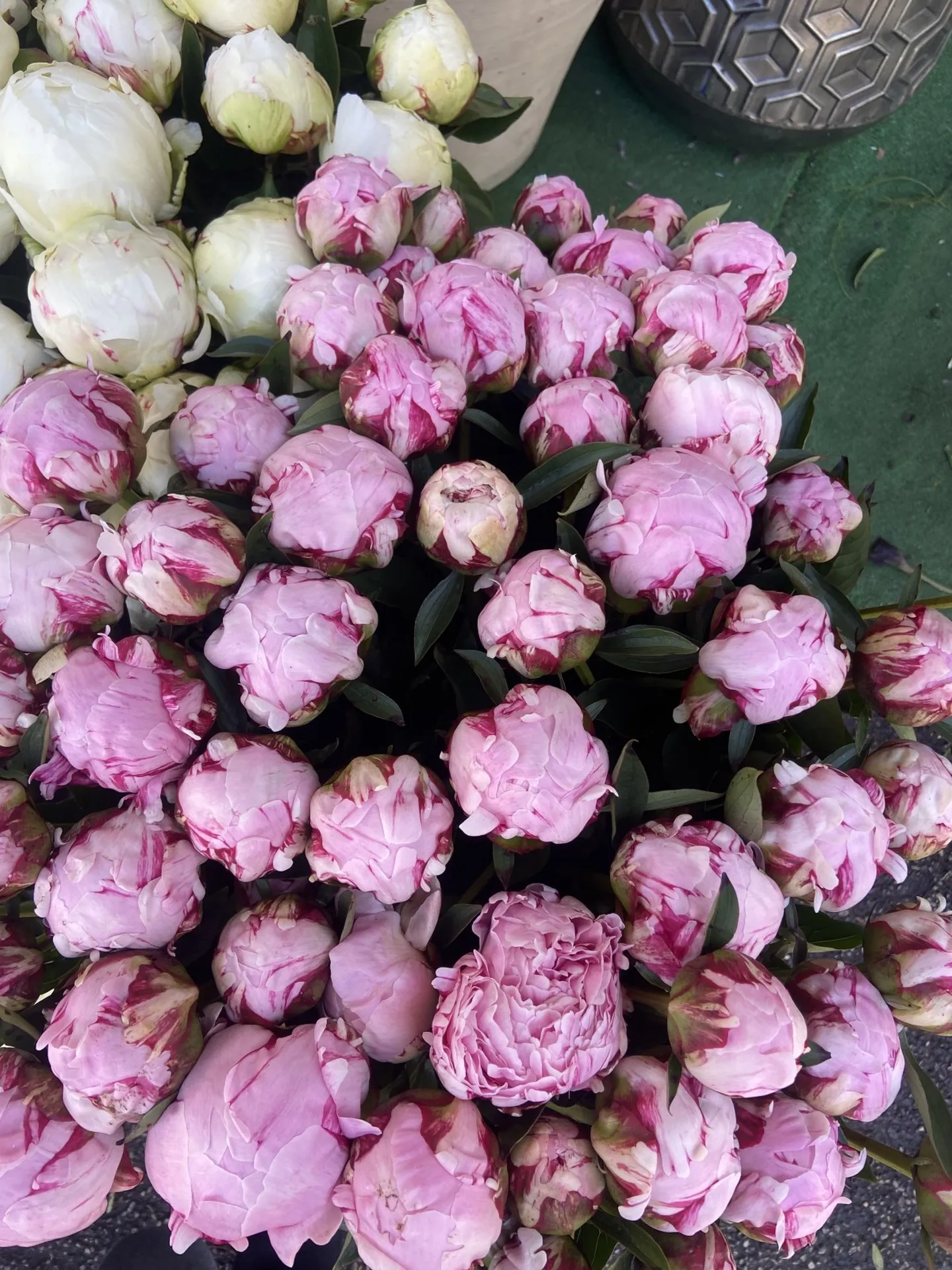 Artisan fleuriste Bouquet de pivoines - Livraison à Marseille -