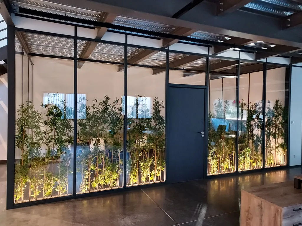 Installation de cloisons vitrés sur mesure dans l'Ain