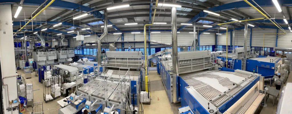 Vérification et maintenance de 50 extincteurs et 8 RIA dans une blanchisserie située au Luc dans le Var