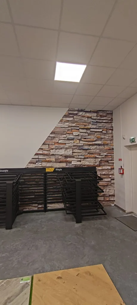 Habillage intérieur trompe-l’œil et création de signalétique intérieure à Toulouse