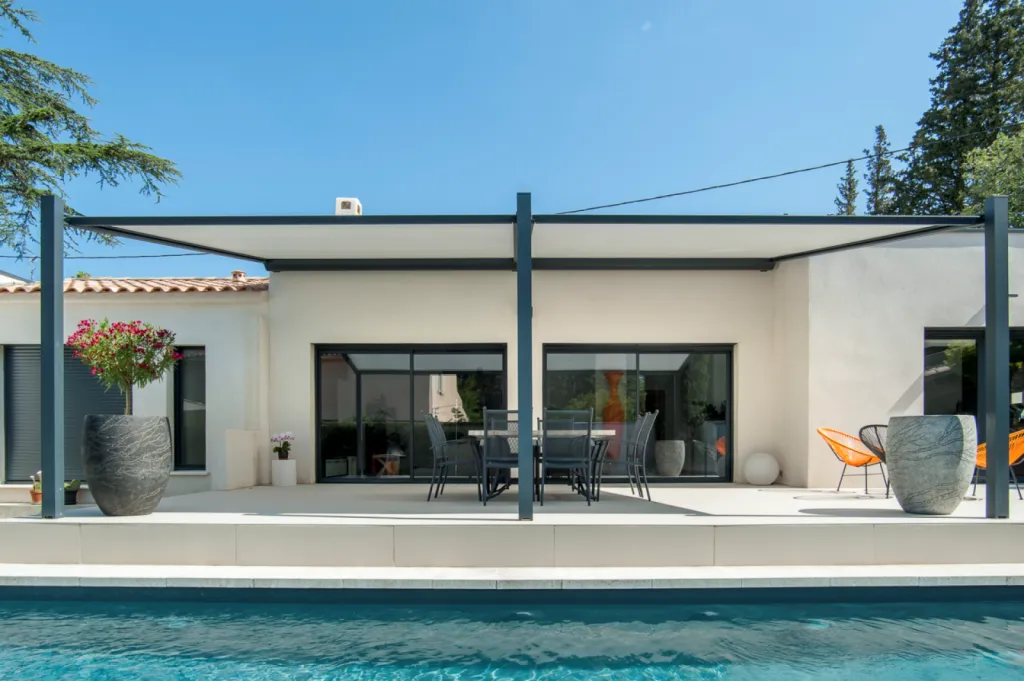 Installation d'une pergola à toile rétractable à Pélissanne (13)##https://renson.rossipro.fr/details-installation+d+une+pergola+avec+toile+retractable+electrique+a+pelissanne+13+modele+lapure-421