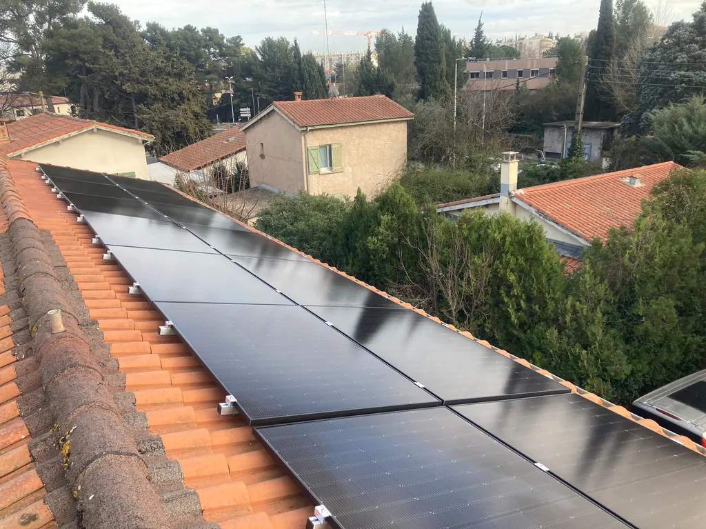 Installer un système photovoltaïque avec batterie pour une autonomie énergétique à Gardanne