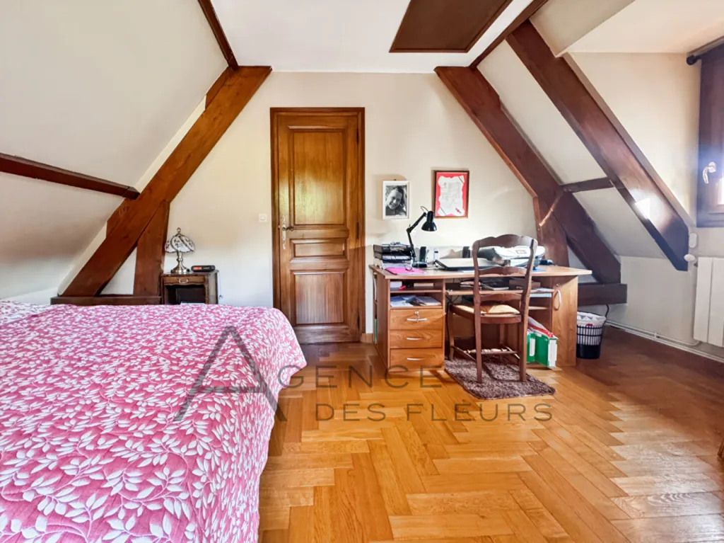 A vendre, charmante maison traditionnelle et lumineuse de 100 m² située à Oissel