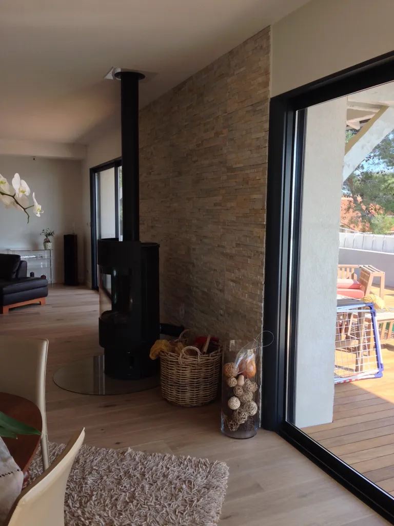 Fenêtre 2 vantaux sur Carry-le-rouet