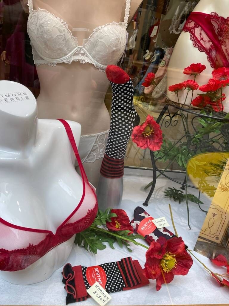 A acquérir activité commerciale de lingerie-corseterie dans un centre-ville animé proche de Pont-Audemer 27500