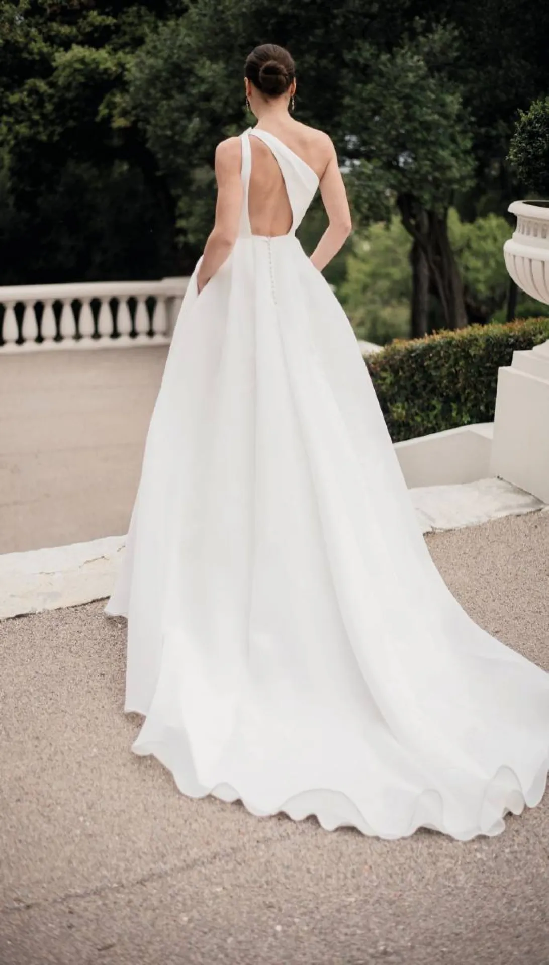 Robe de mariée asymétrique BEL22502  Collection Bella à Marseille