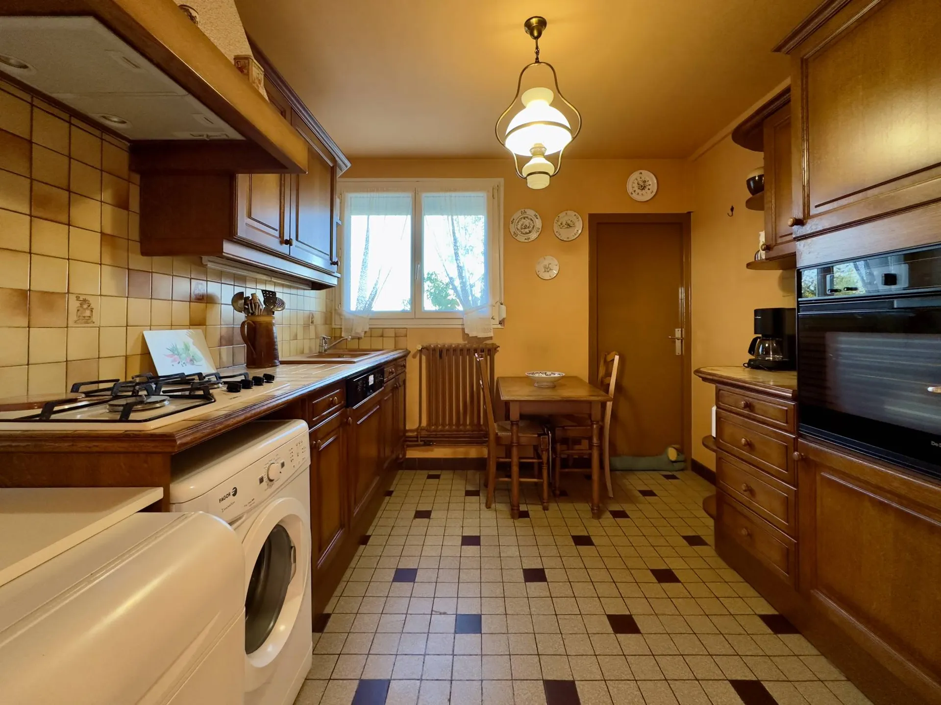 Vends appartement a rafraichir d'une superficie de 69m².