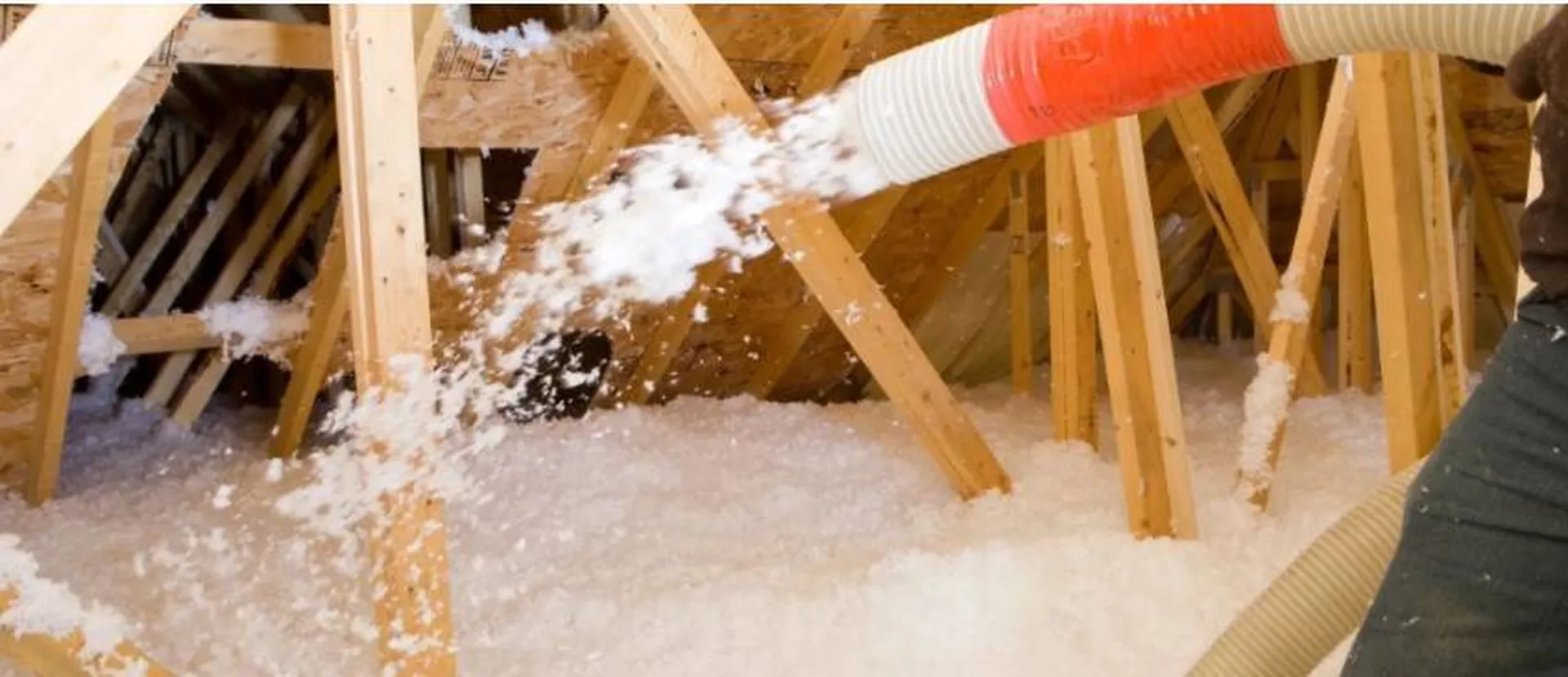 Travaux d'isolation de combles pour la rénovation énergétique d'une maison proche du Neubourg