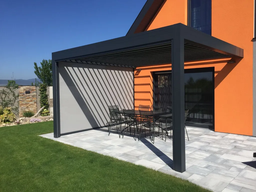 Pergola bioclimatique OPEN par Marquises : l'alliance du confort et du design