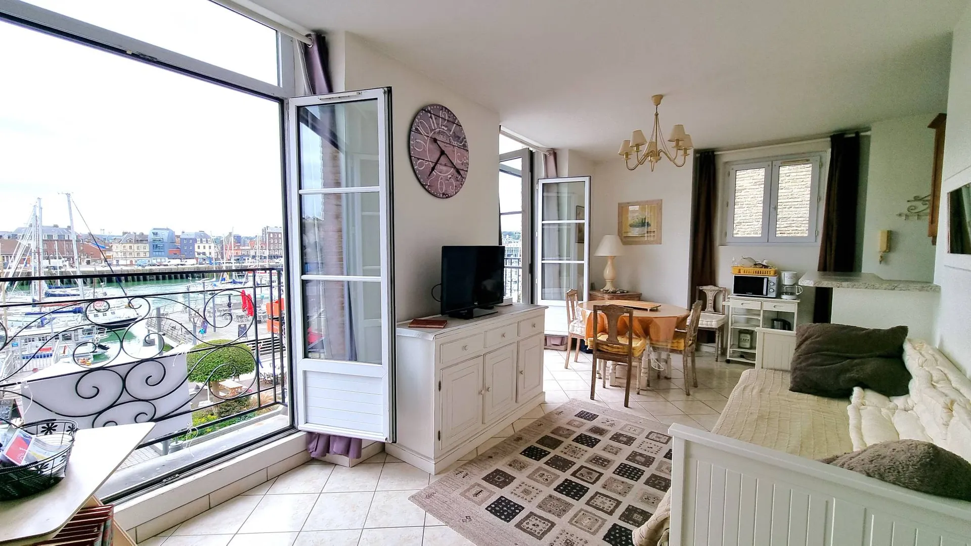 A vendre Studio meublé, face au port de plaisance, Dieppe 76200