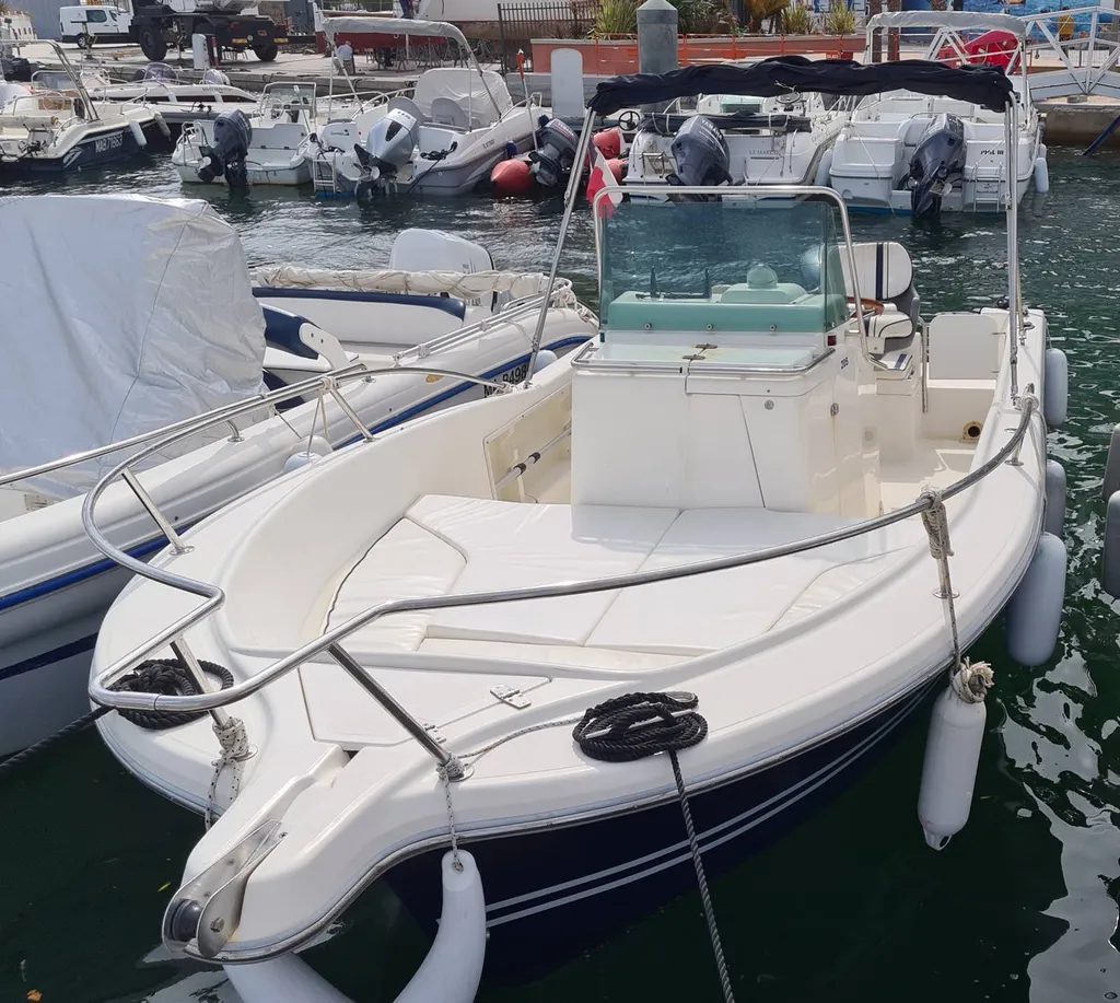 Bateau de pêche avec remorque en vente d'occasion Var