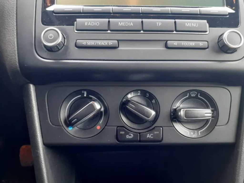 VOLKSWAGEN POLO OCCASION 1.4 FSI TEAM 85 CH A PLAISANCE DU TOUCH PRES DE TOULOUSE