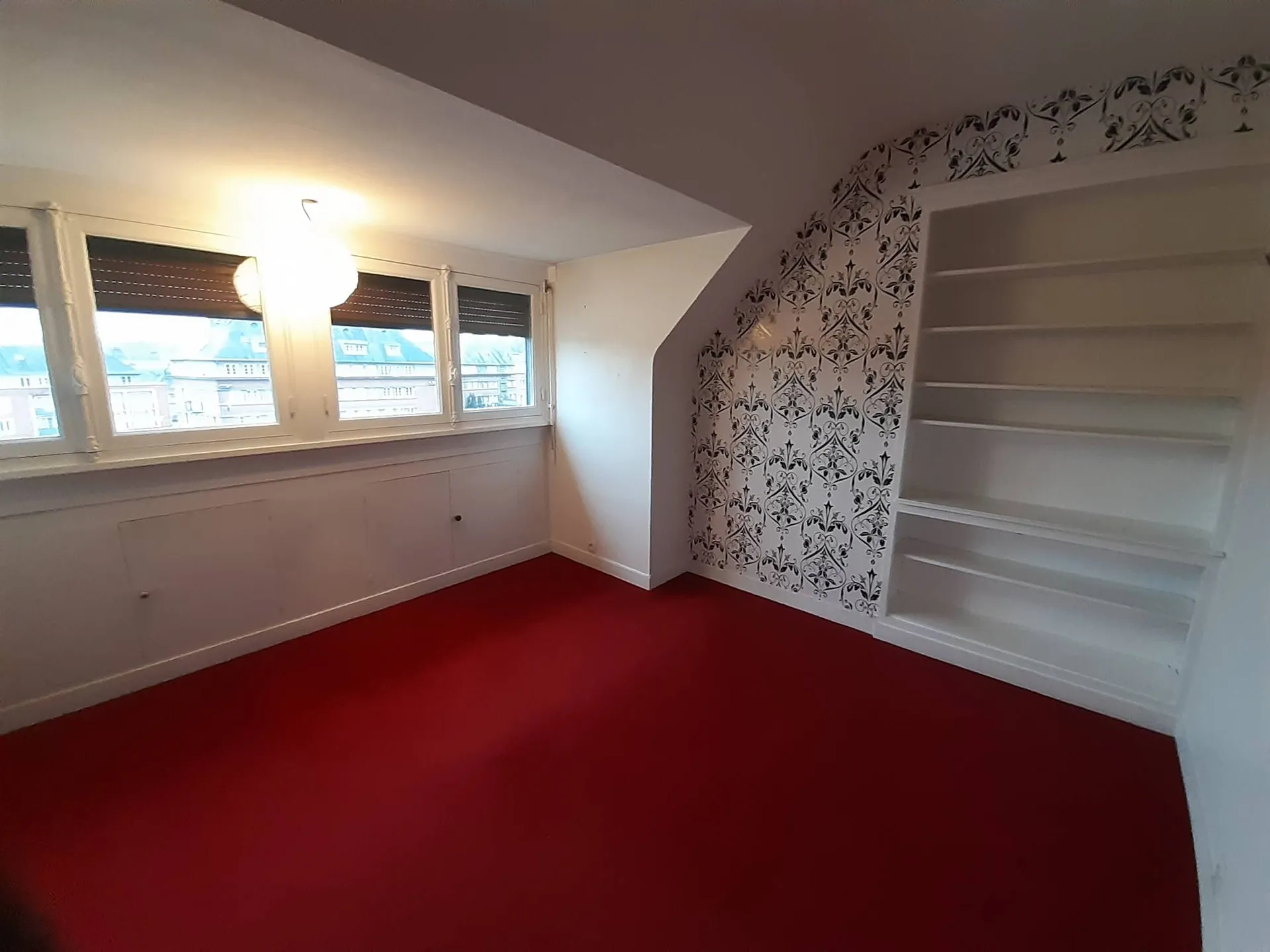 Propriété de ville à 5 minutes des commerces