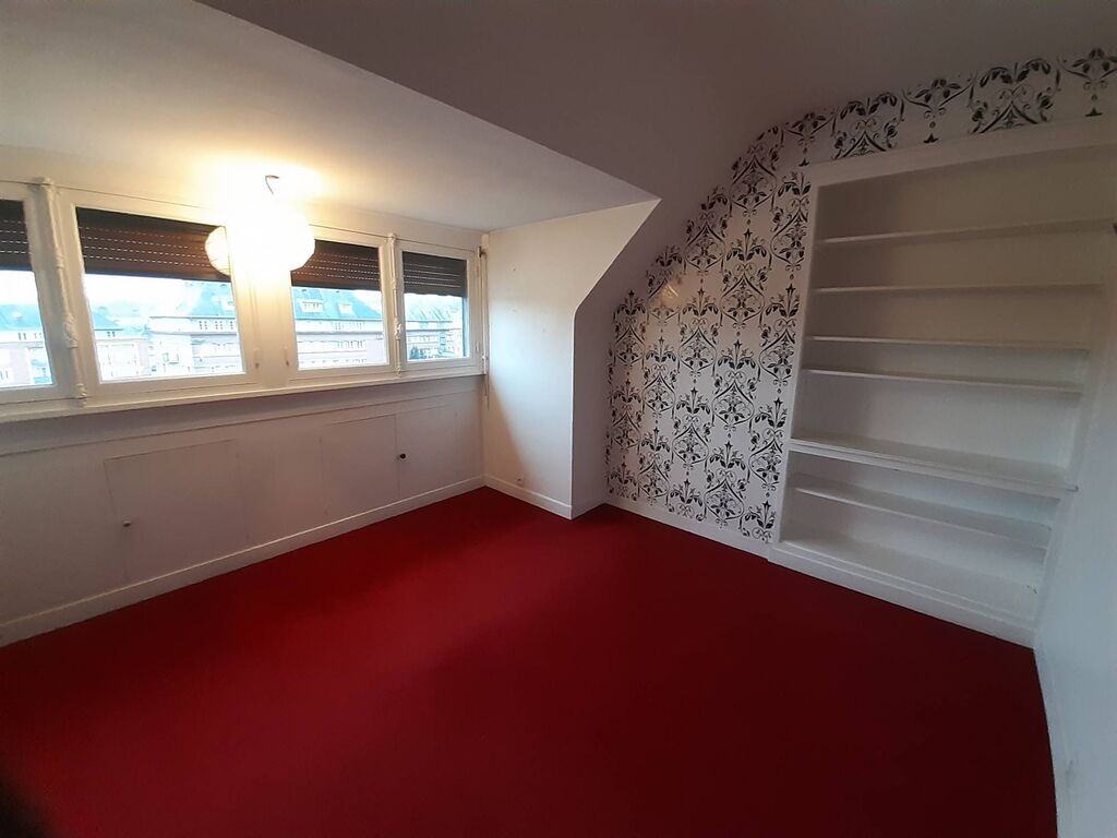 Propriété de ville à 5 minutes des commerces