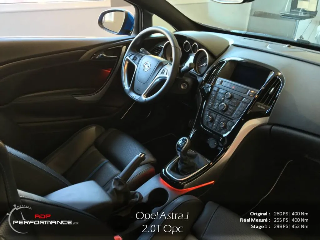 Intérieur Opel Astra OPC J 2.0T 280 cv