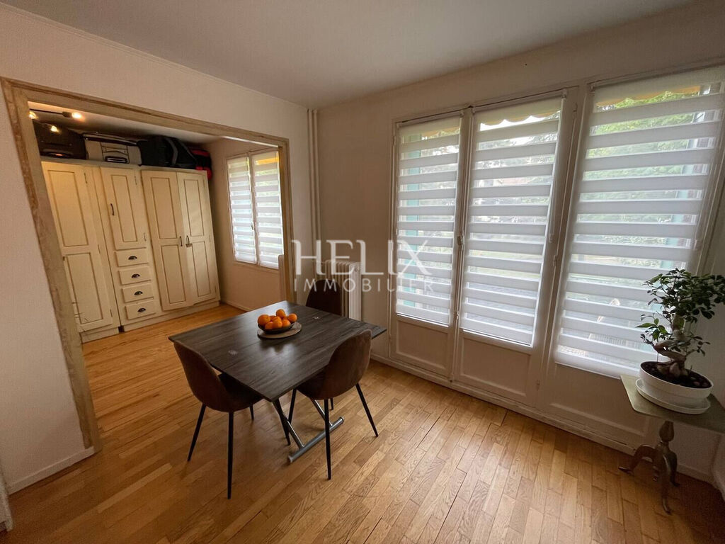 Dans un environnement paisible, au coeur de la nature, proche de toutes les commodités, 