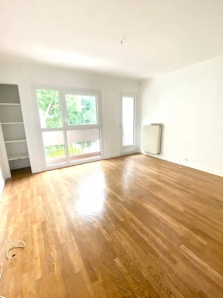 Situé au 2ème étage
