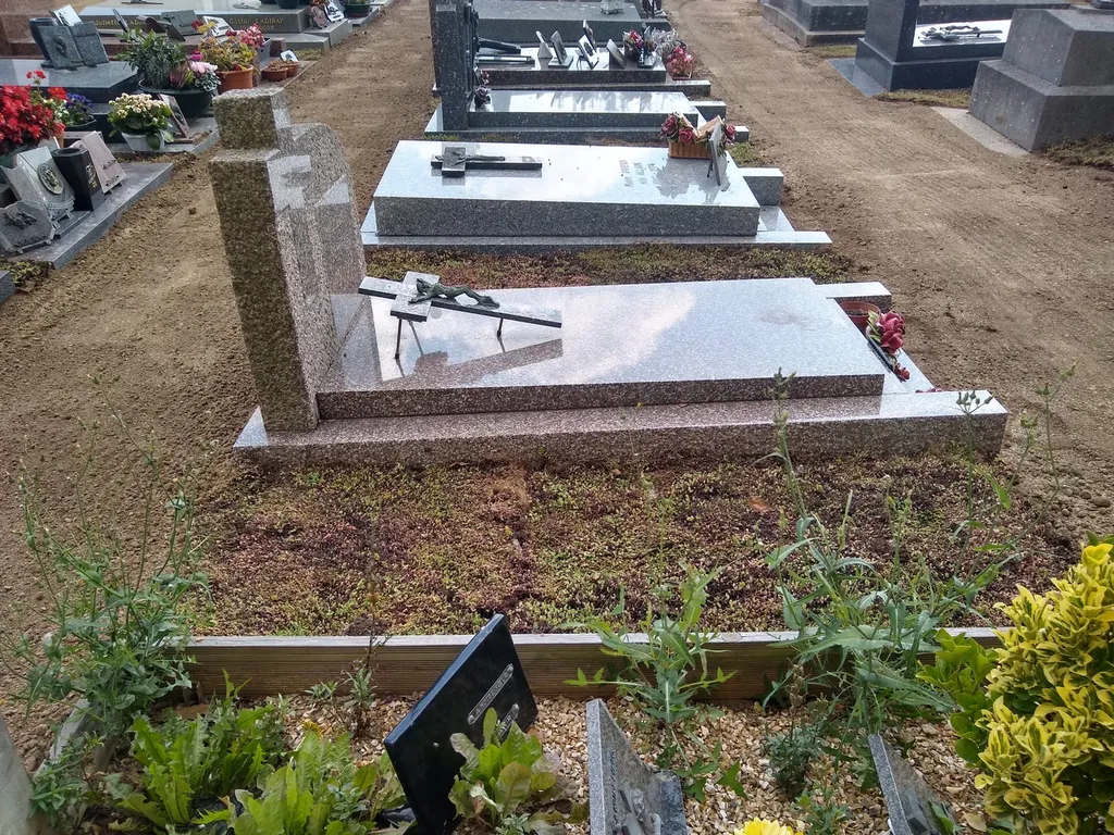 Végétalisation du cimetière de Conteville (76186)